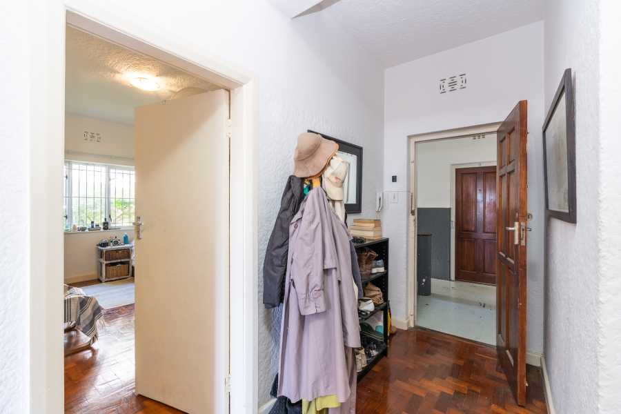 2 Bedroom Property for Sale in Vredehoek Western Cape